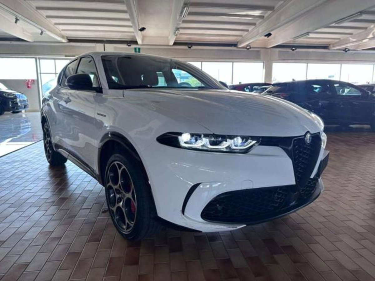 Alfa Romeo Tonale 1.3 phev Veloce Q4 280cv at6 (3)