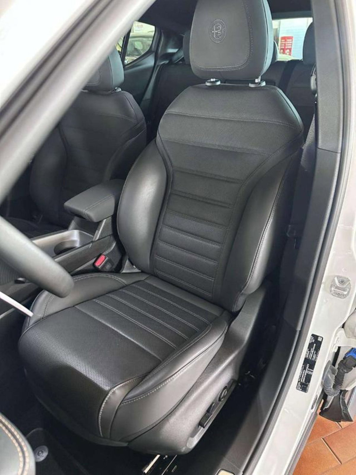 Alfa Romeo Tonale 1.3 phev Veloce Q4 280cv at6 (8)