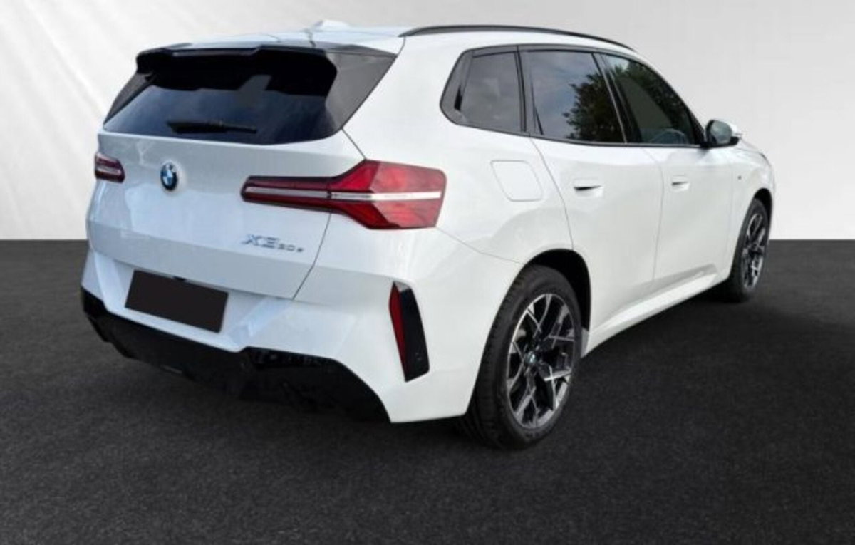 BMW X3 xDrive30e (2)