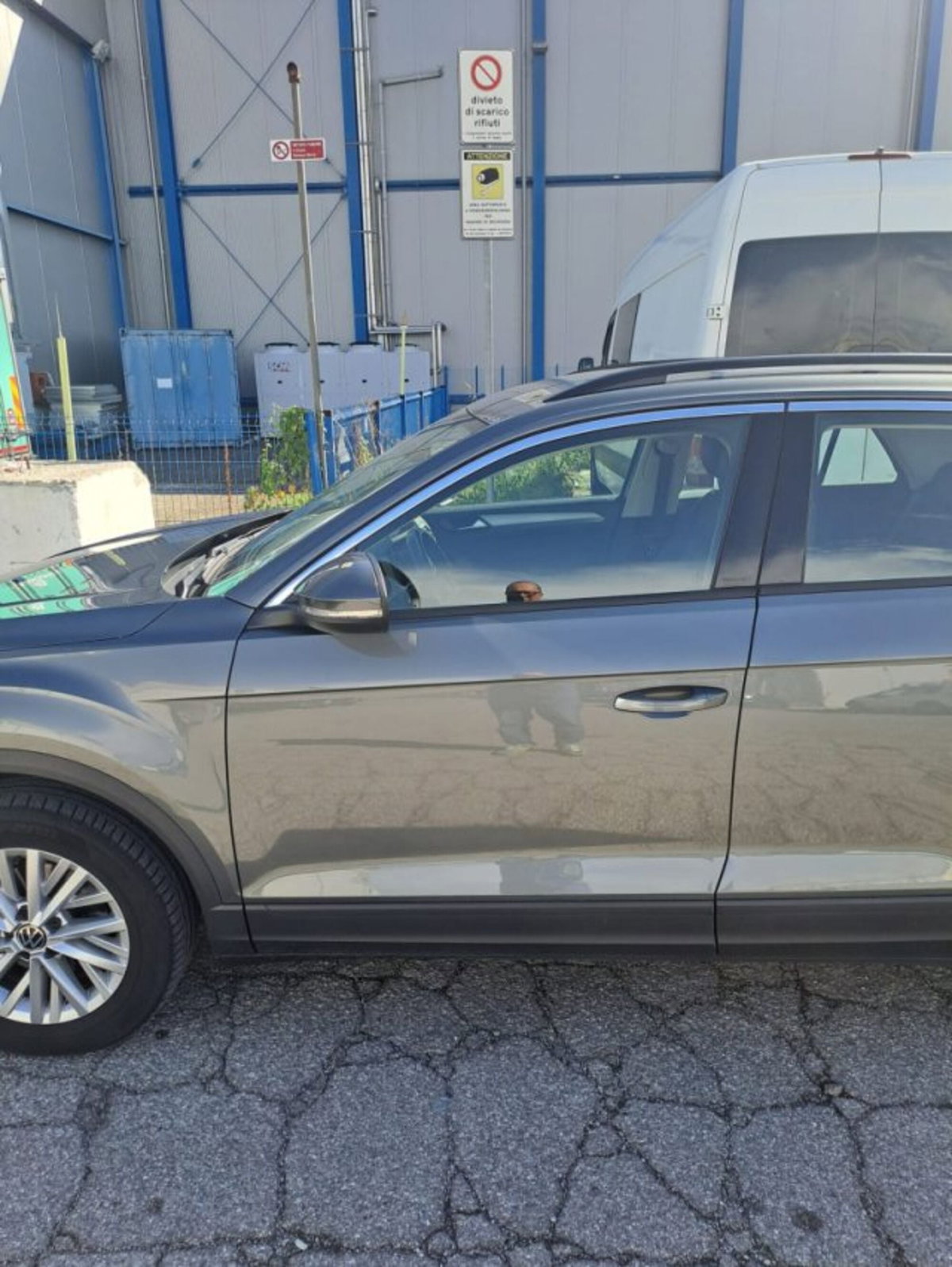 Volkswagen T-Roc 2.0 tdi Life 115cv (3)