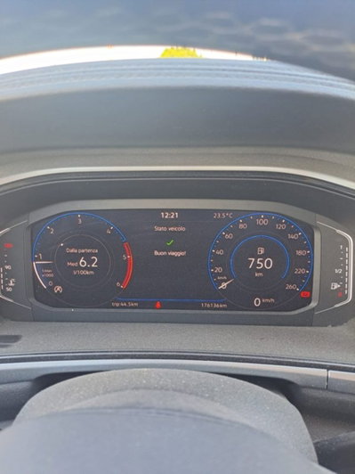 Volkswagen T-Roc 2.0 tdi Life 115cv (8)