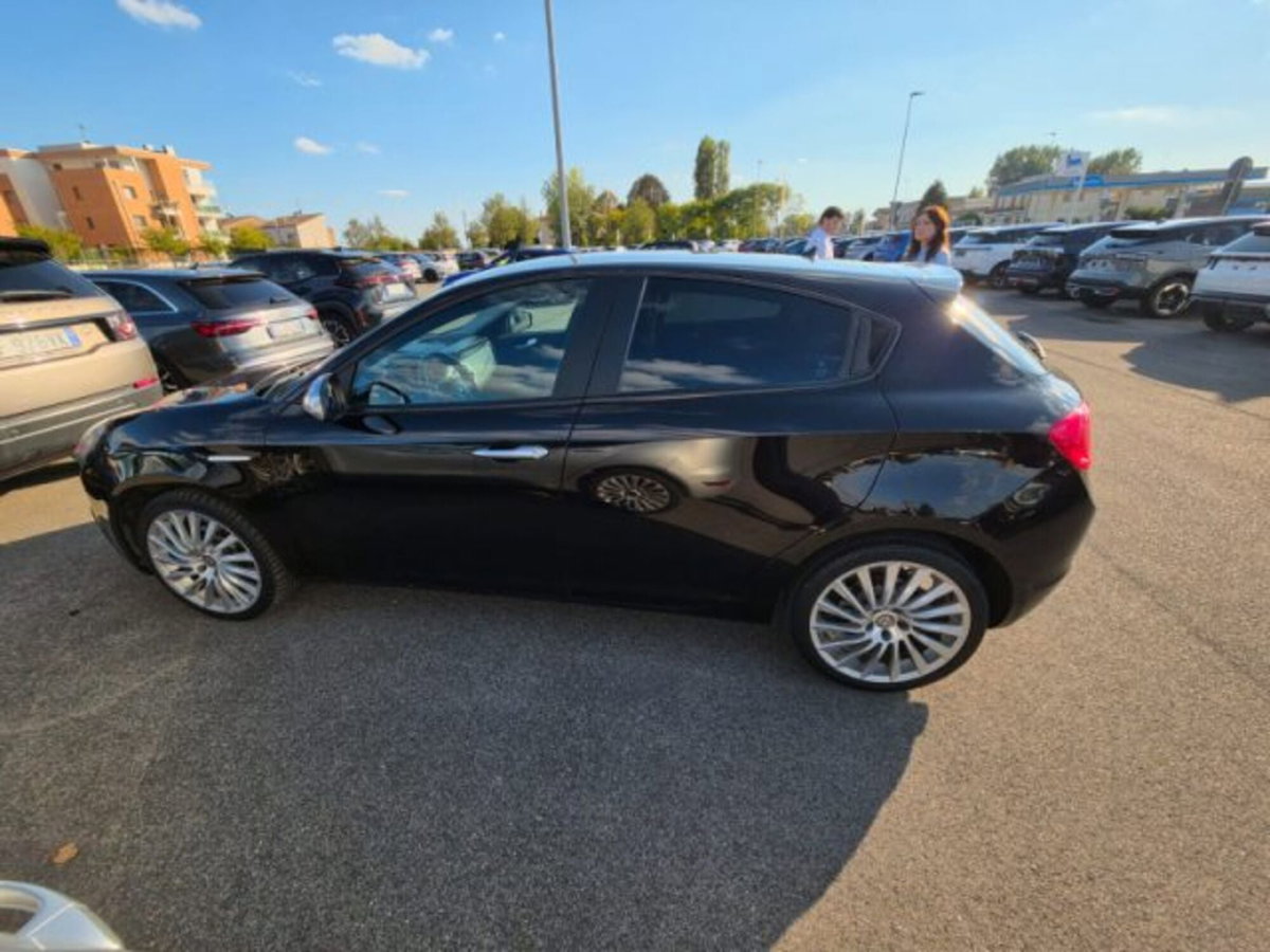 Alfa Romeo Giulietta 1.6 JTDm Super 120cv (4)