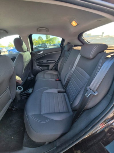 Alfa Romeo Giulietta 1.6 JTDm Super 120cv (8)