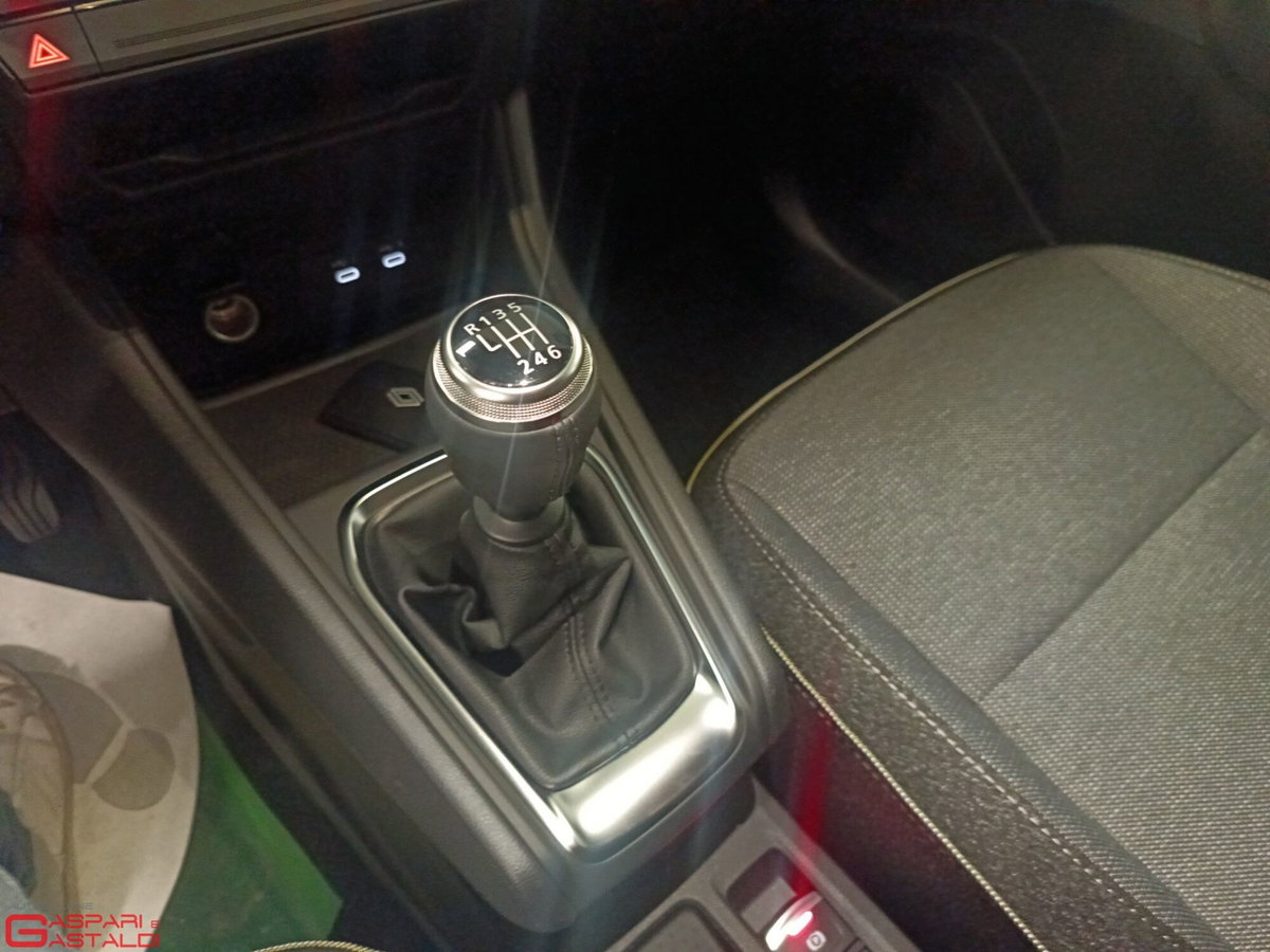 Renault Captur 1.2 eco-g Techno 120cv (15)