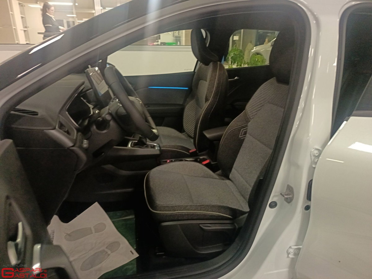 Renault Captur 1.2 eco-g Techno 120cv (8)