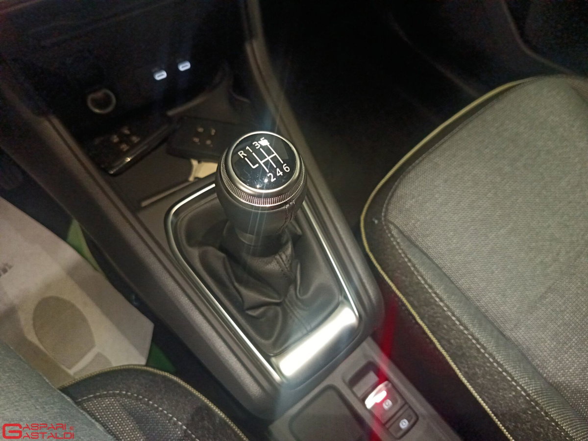 Renault Captur 1.2 eco-g Techno 120cv (14)