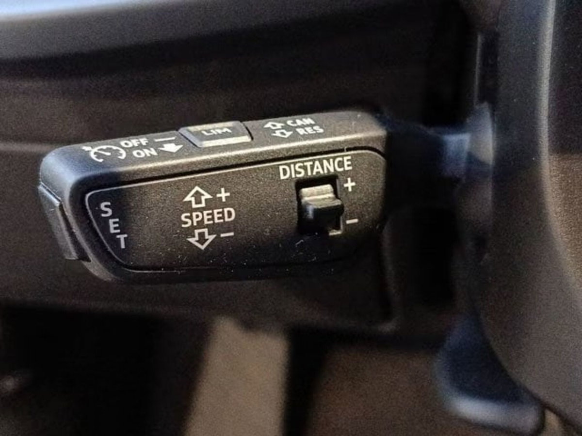 Audi A3 Sportback 35 TDI S line edition (8)