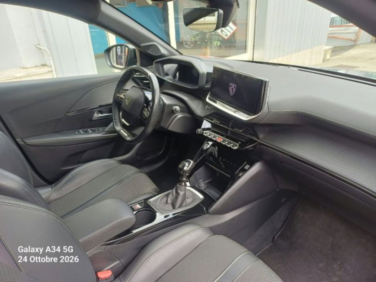 Peugeot 208 PureTech 100 Stop&Start 5 porte GT (11)