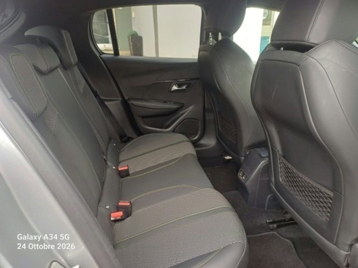 Peugeot 208 PureTech 100 Stop&Start 5 porte GT (13)