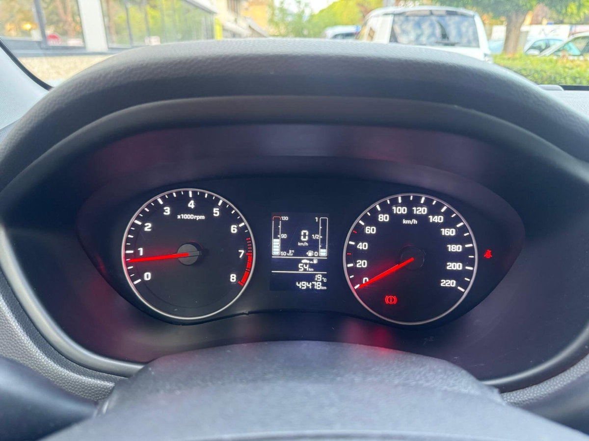 Hyundai i20 1.2 5 porte Connectline (11)