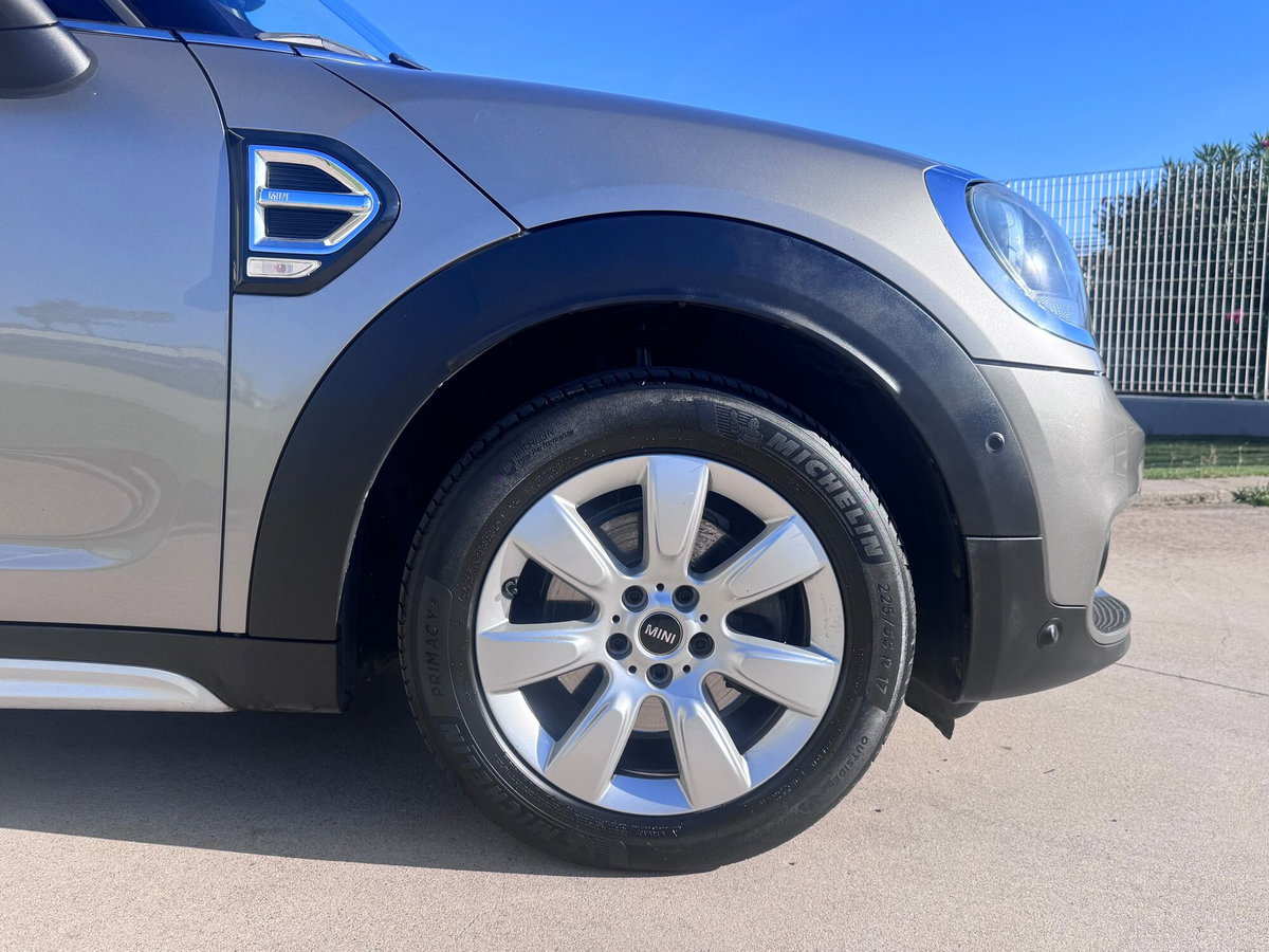 MINI Mini Countryman 2.0 Cooper D Essential Countryman (13)