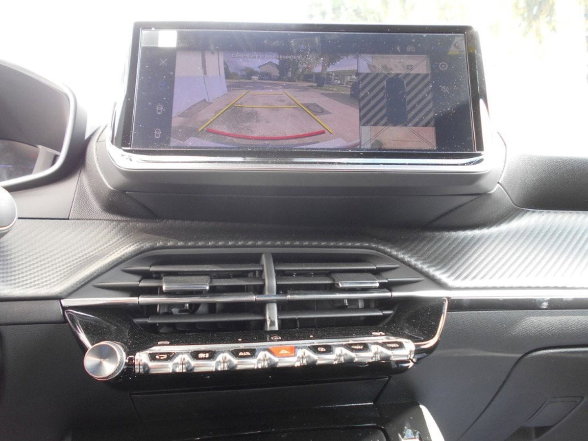 Peugeot 2008 PureTech 100 S&S Allure (6)