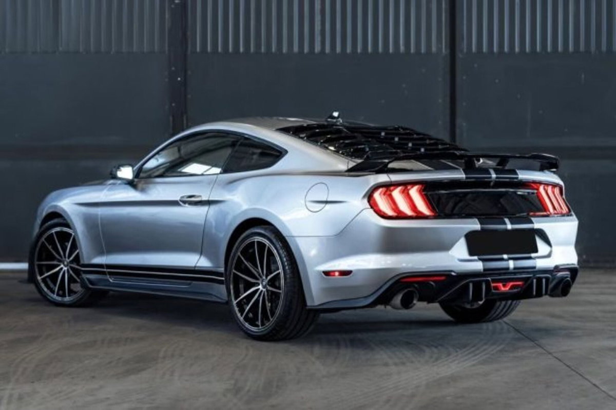 Ford Mustang Coupé Fastback 2.3 EcoBoost (4)