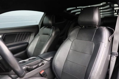 Ford Mustang Coupé Fastback 2.3 EcoBoost (11)