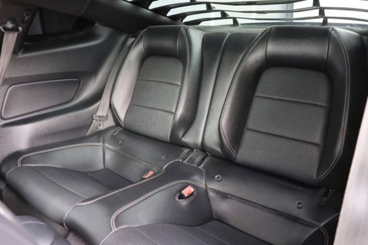 Ford Mustang Coupé Fastback 2.3 EcoBoost (13)