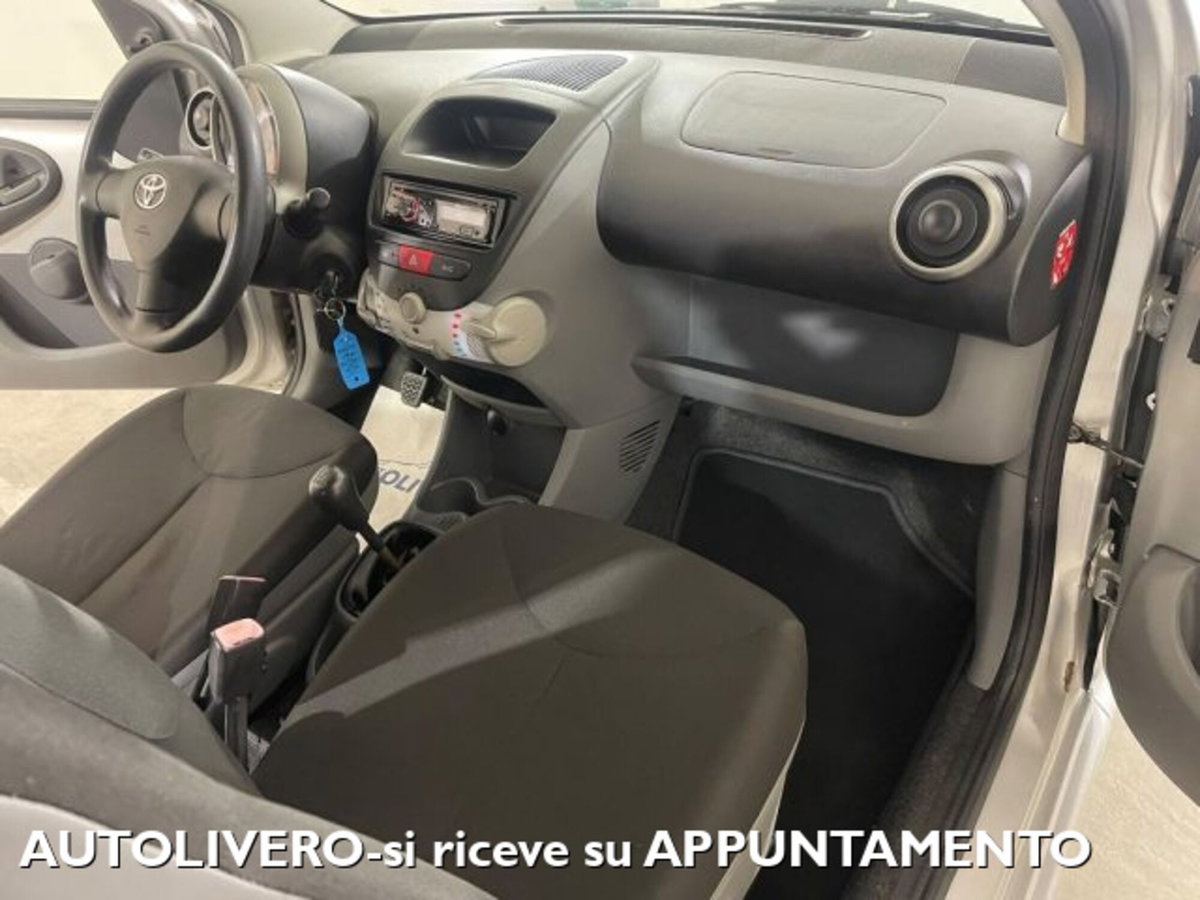 Toyota Aygo 1.0 12V VVT-i 5 porte Griffe (10)