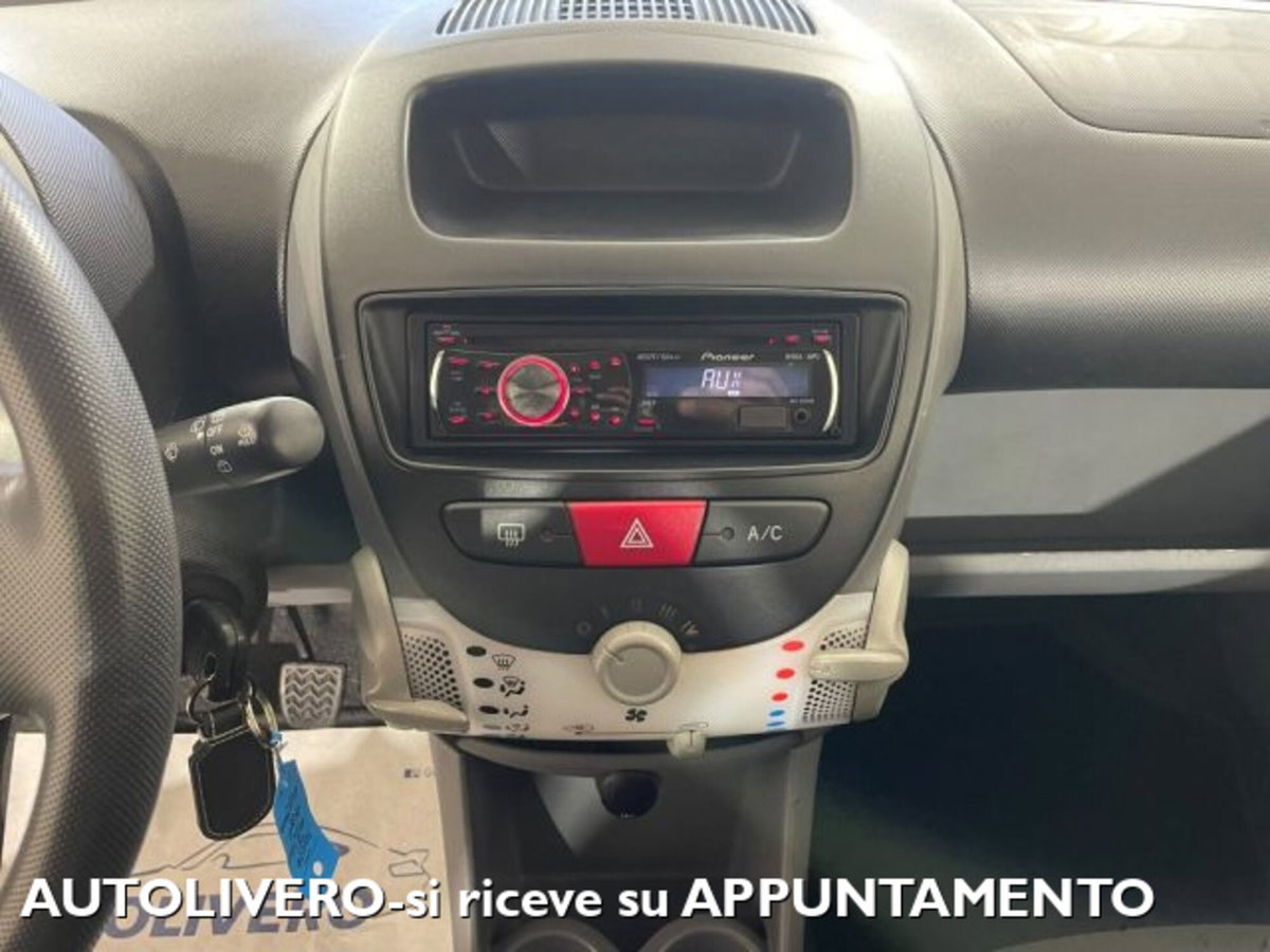Toyota Aygo 1.0 12V VVT-i 5 porte Griffe (15)