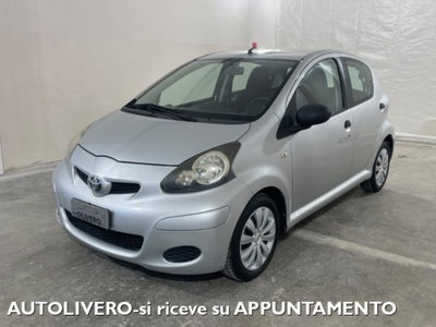 Toyota Aygo 1.0 12V VVT-i 5 porte Griffe (2)