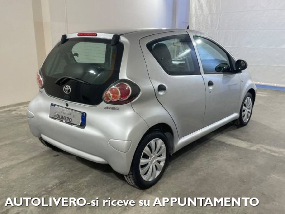 Toyota Aygo 1.0 12V VVT-i 5 porte Griffe (3)