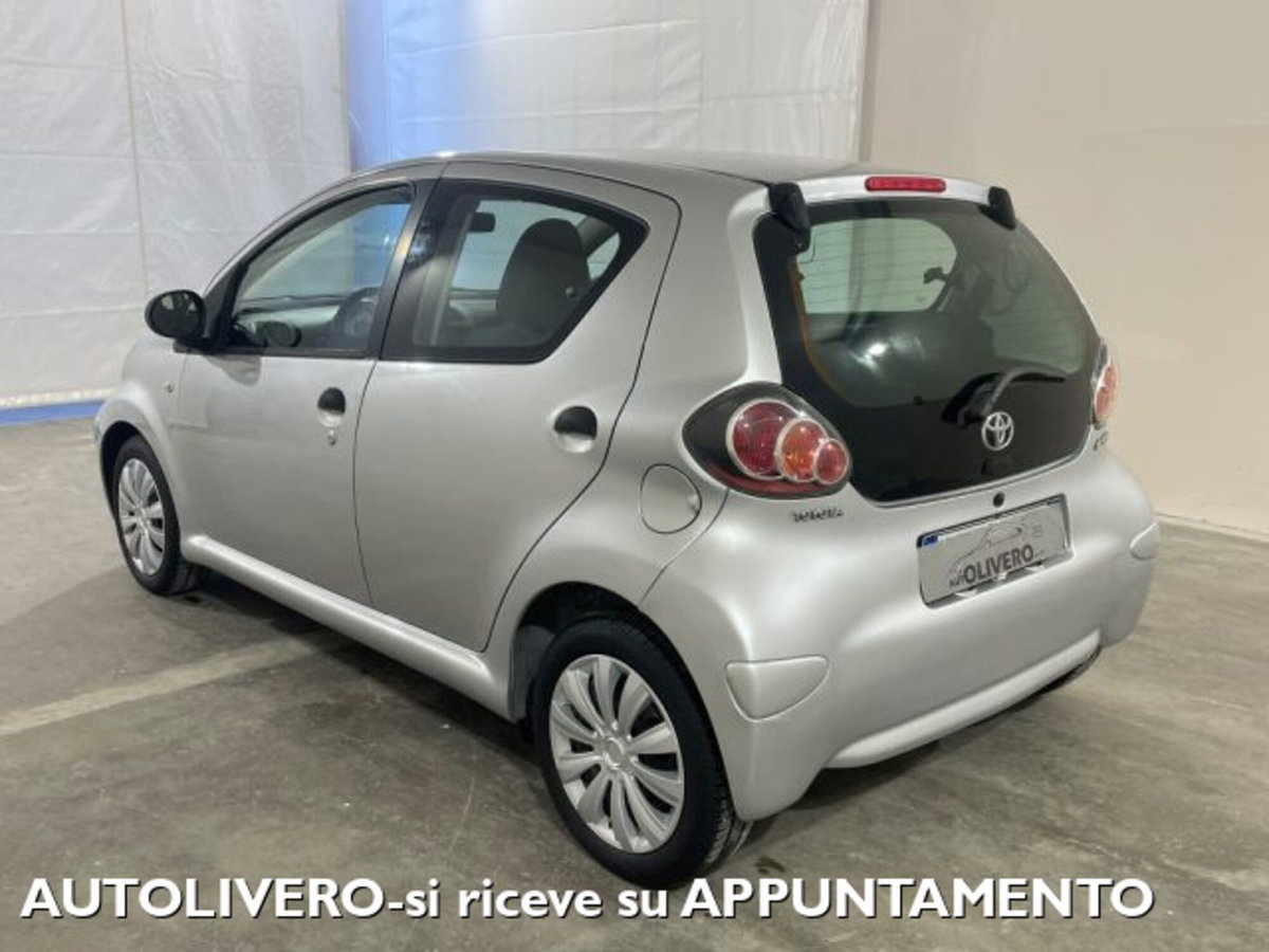 Toyota Aygo 1.0 12V VVT-i 5 porte Griffe (4)