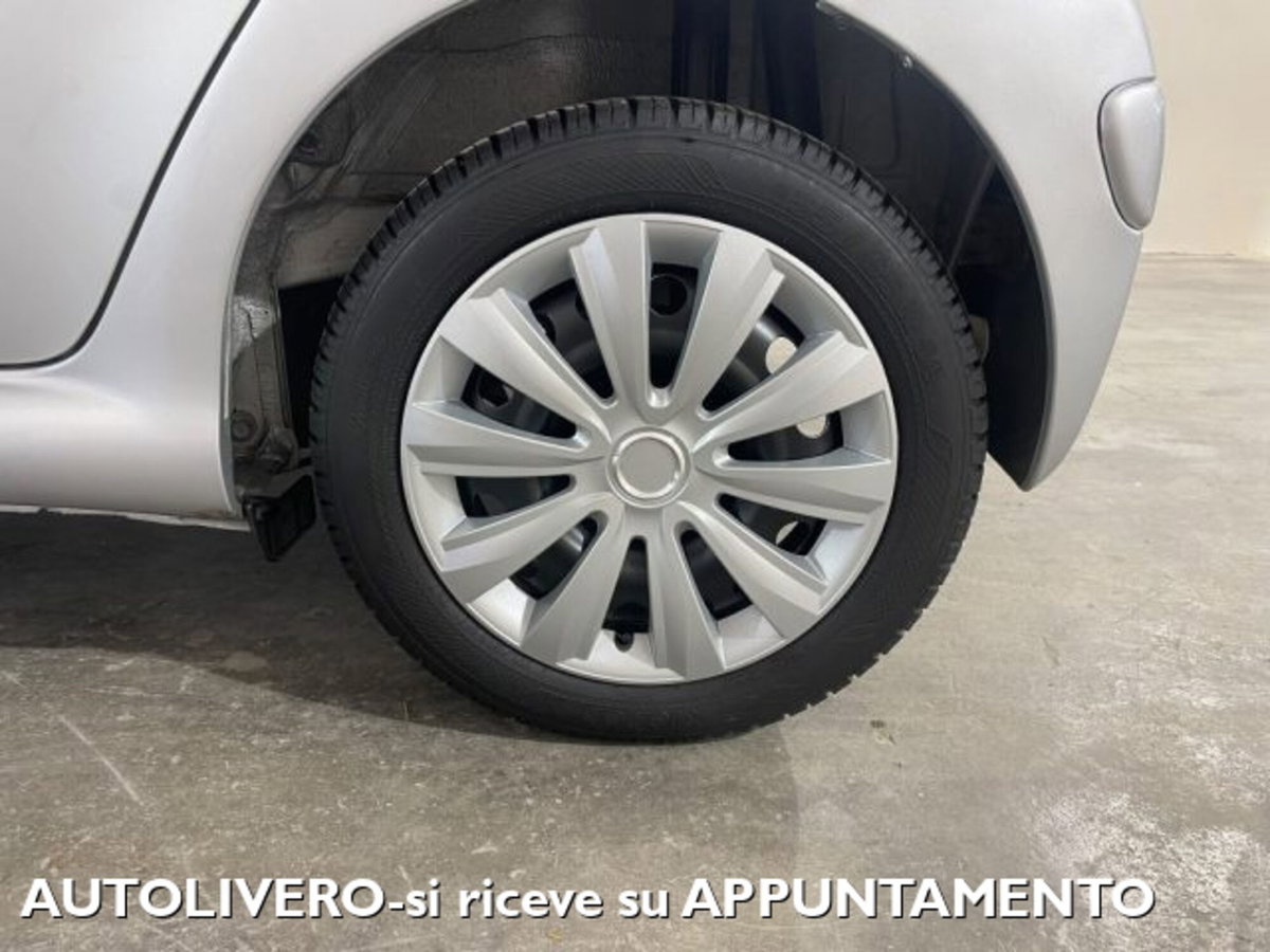 Toyota Aygo 1.0 12V VVT-i 5 porte Griffe (5)