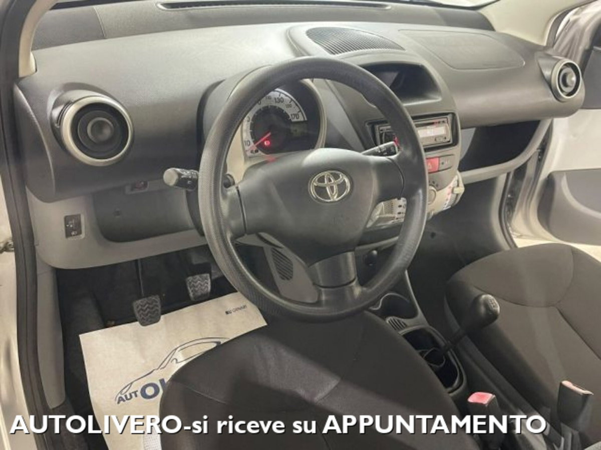 Toyota Aygo 1.0 12V VVT-i 5 porte Griffe (6)