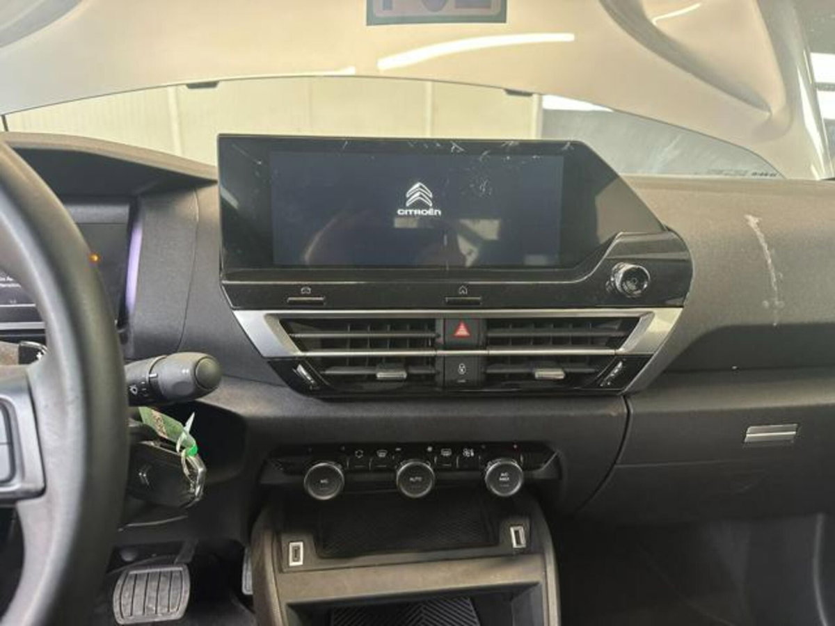 Citroen C4 BlueHDi 130 S&S EAT8 Feel Pack (17)