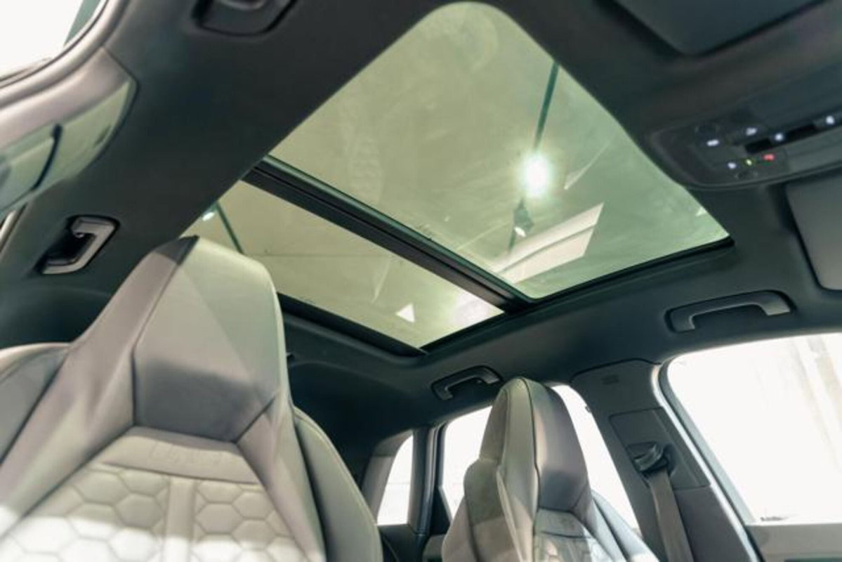 Audi RS Q3 2.5 quattro s-tronic (9)