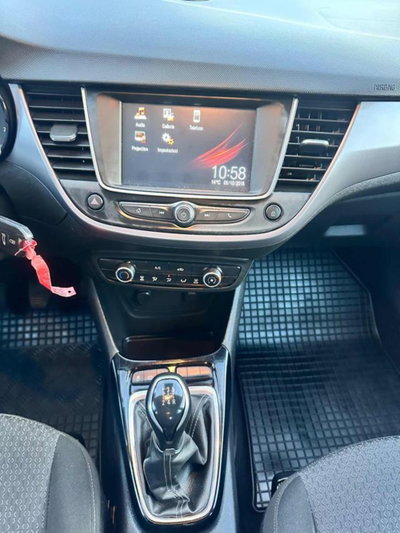 Opel Crossland X 1.2 12V Innovation (17)
