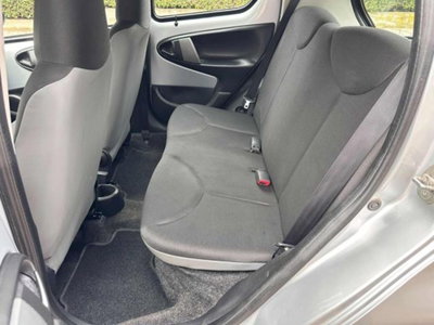 Toyota Aygo 1.0 12V VVT-i 5 porte Active Connect (13)
