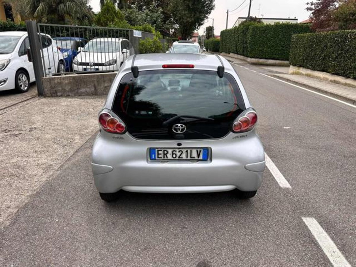 Toyota Aygo 1.0 12V VVT-i 5 porte Active Connect (3)