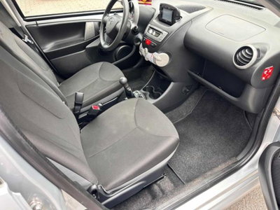 Toyota Aygo 1.0 12V VVT-i 5 porte Active Connect (7)