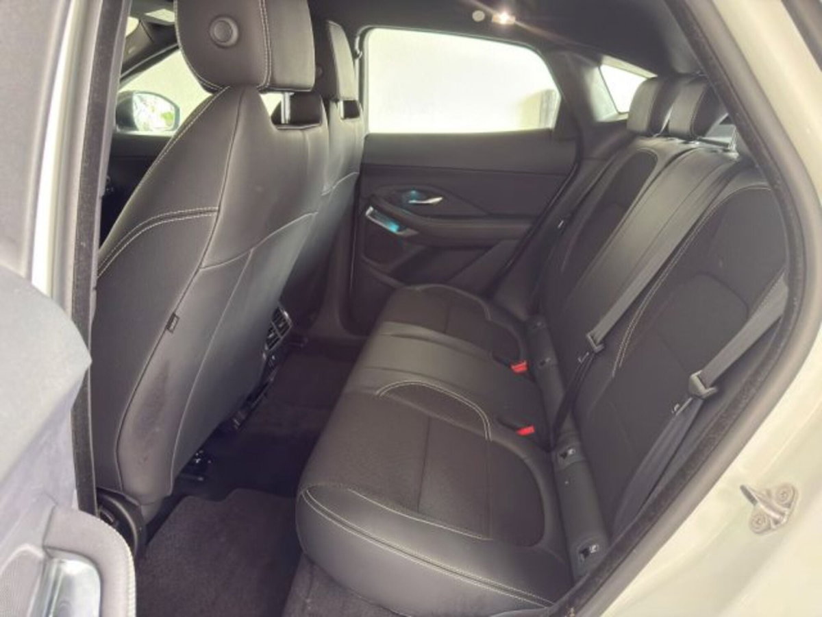 Jaguar E-Pace 2.0D 150 CV AWD aut. R-Dynamic (10)