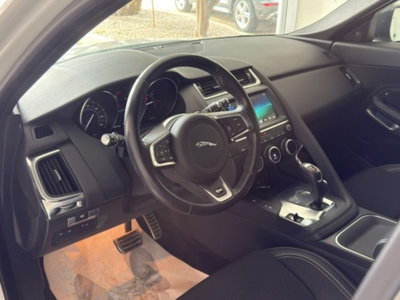 Jaguar E-Pace 2.0D 150 CV AWD aut. R-Dynamic (18)