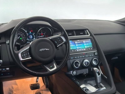 Jaguar E-Pace 2.0D 150 CV AWD aut. R-Dynamic (9)
