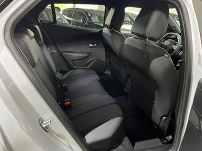 Peugeot 2008 PureTech 100 S&S Allure Navi Pack (10)