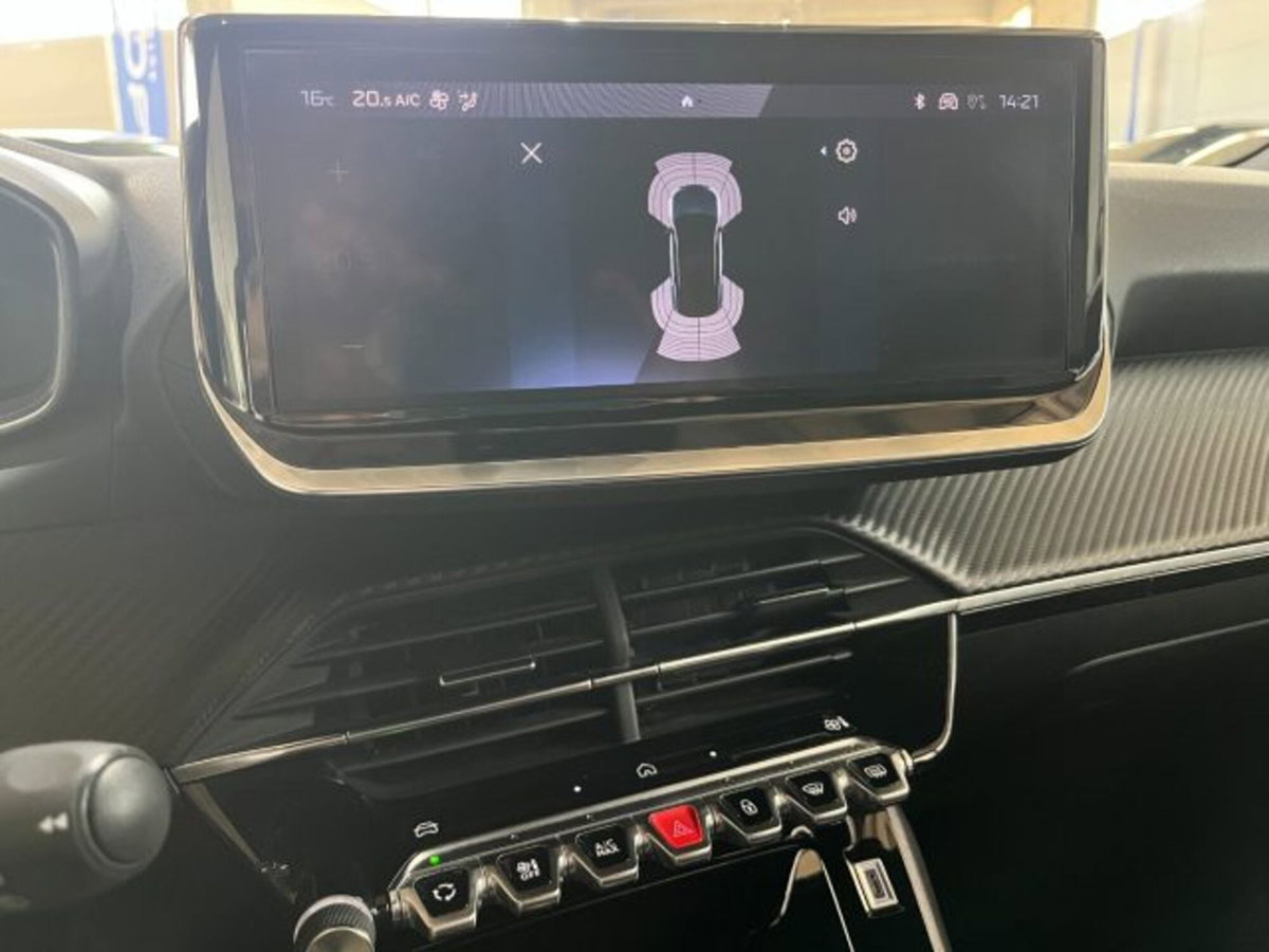 Peugeot 2008 PureTech 100 S&S Allure Navi Pack (16)