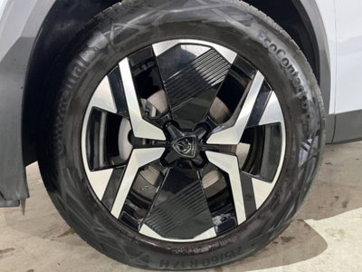 Peugeot 2008 PureTech 100 S&S Allure Navi Pack (19)