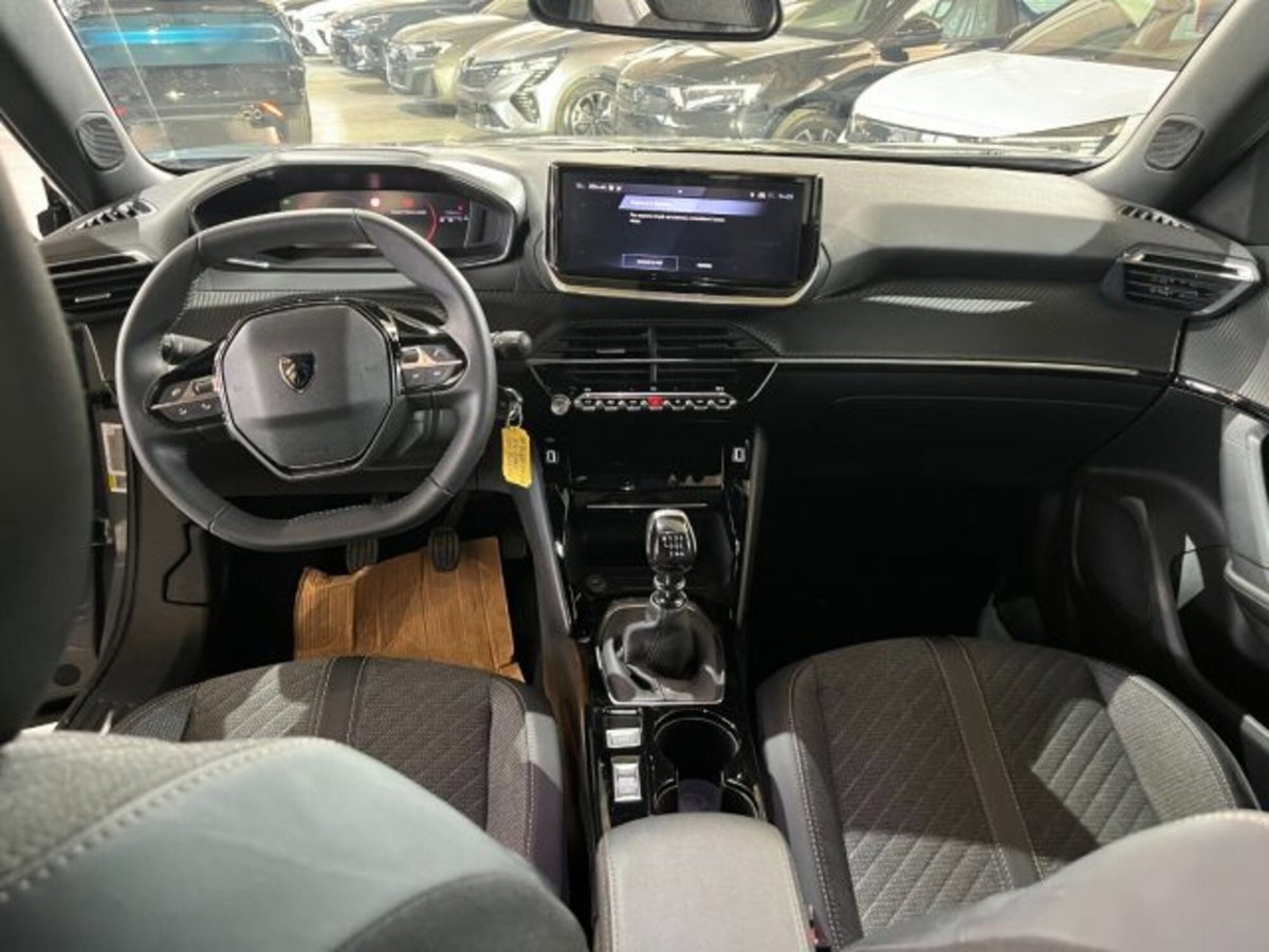 Peugeot 2008 PureTech 100 S&S Allure Navi Pack (8)