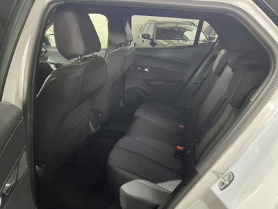 Peugeot 2008 PureTech 100 S&S Allure Navi Pack (9)
