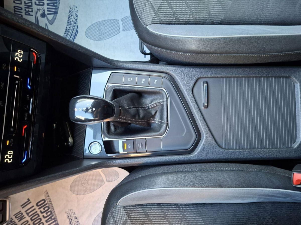 Volkswagen Tiguan Allspace 2.0 tdi R-Line 150cv dsg (13)