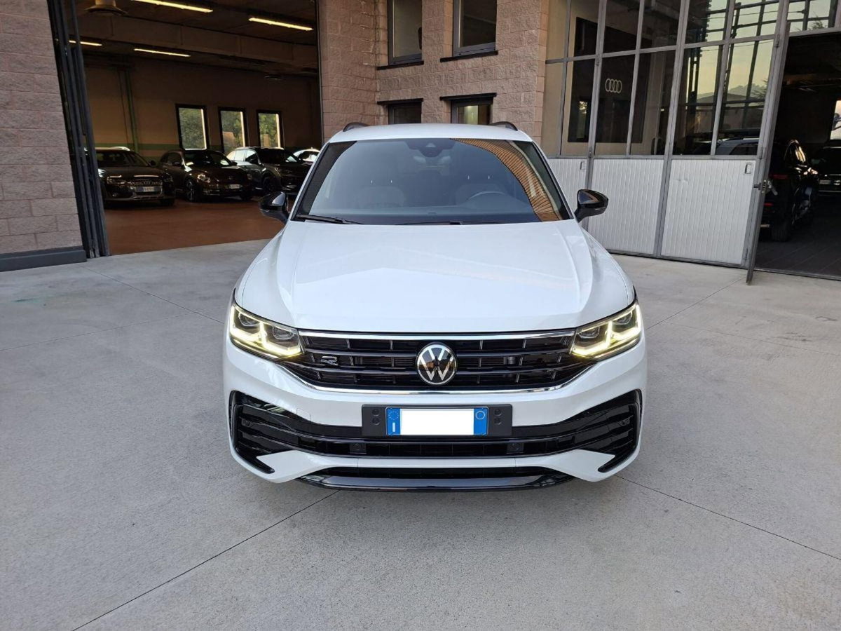 Volkswagen Tiguan Allspace 2.0 tdi R-Line 150cv dsg (2)