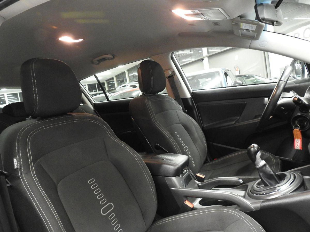 Kia Sportage 1.7 CRDI VGT 2WD Active (13)