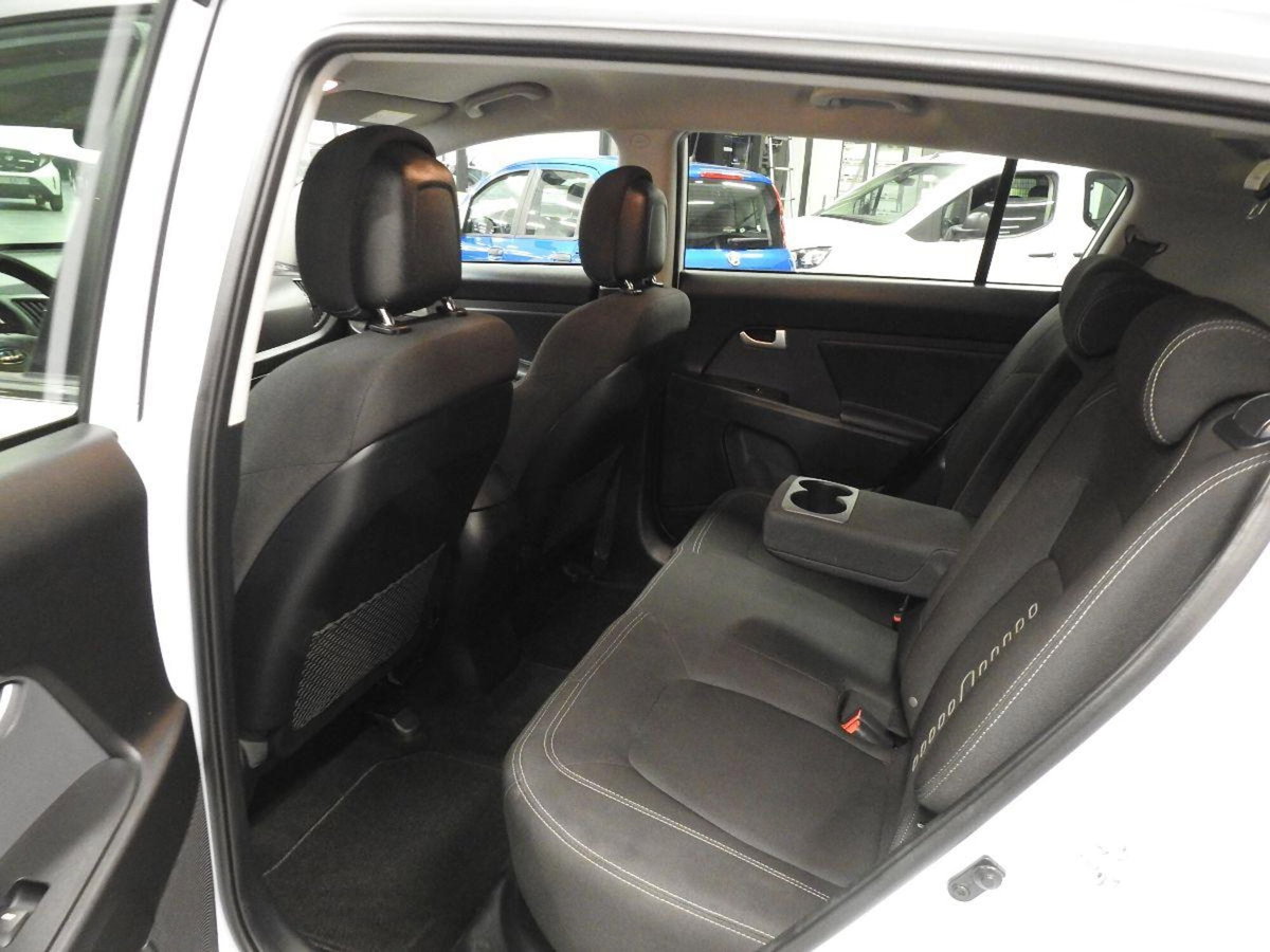 Kia Sportage 1.7 CRDI VGT 2WD Active (19)