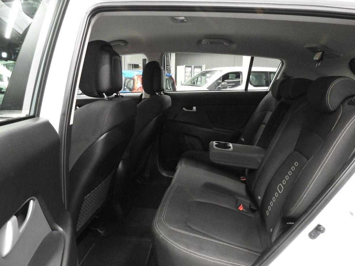 Kia Sportage 1.7 CRDI VGT 2WD Active (20)