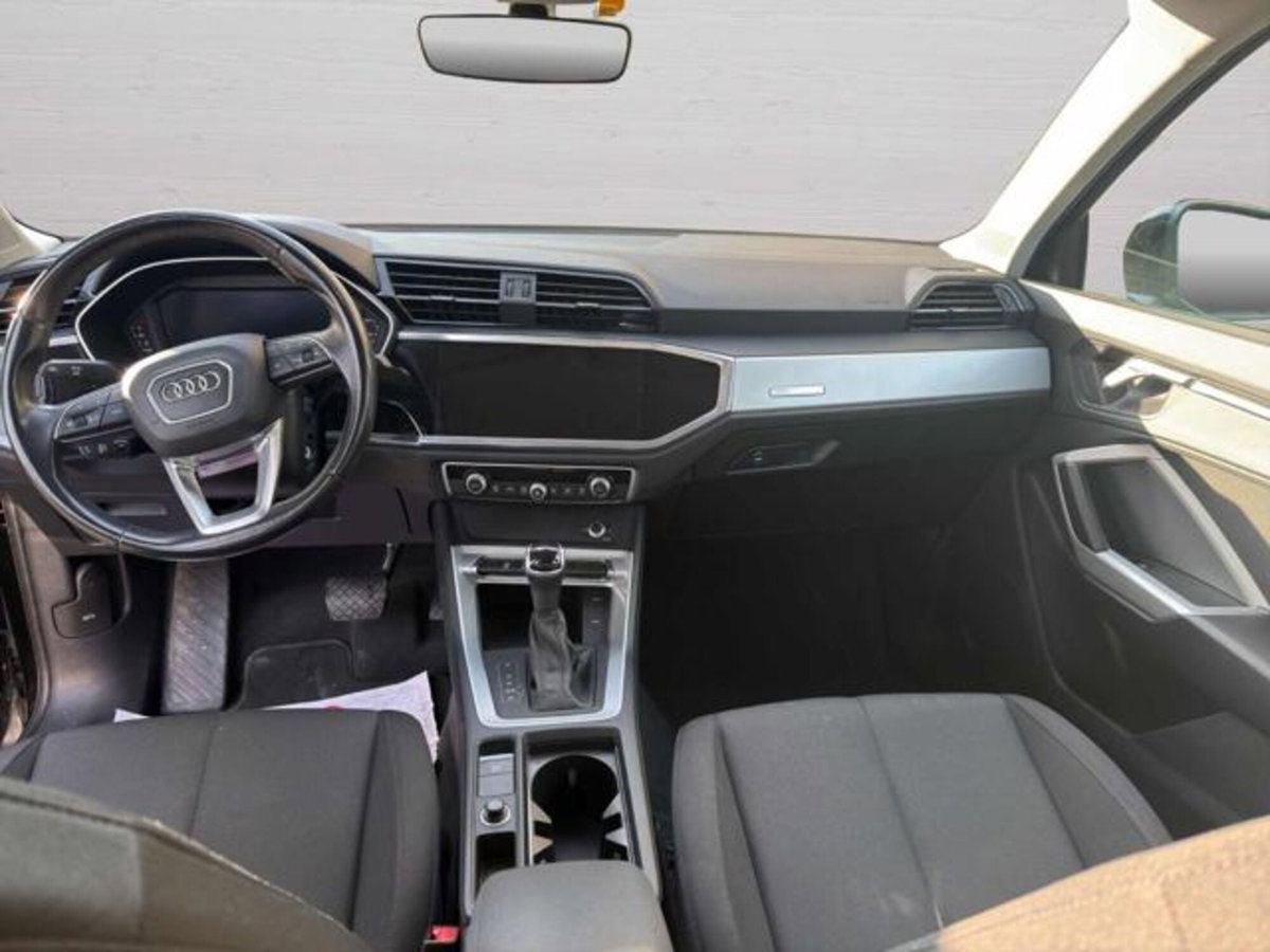 Audi Q3 35 TDI quattro S tronic Business (11)