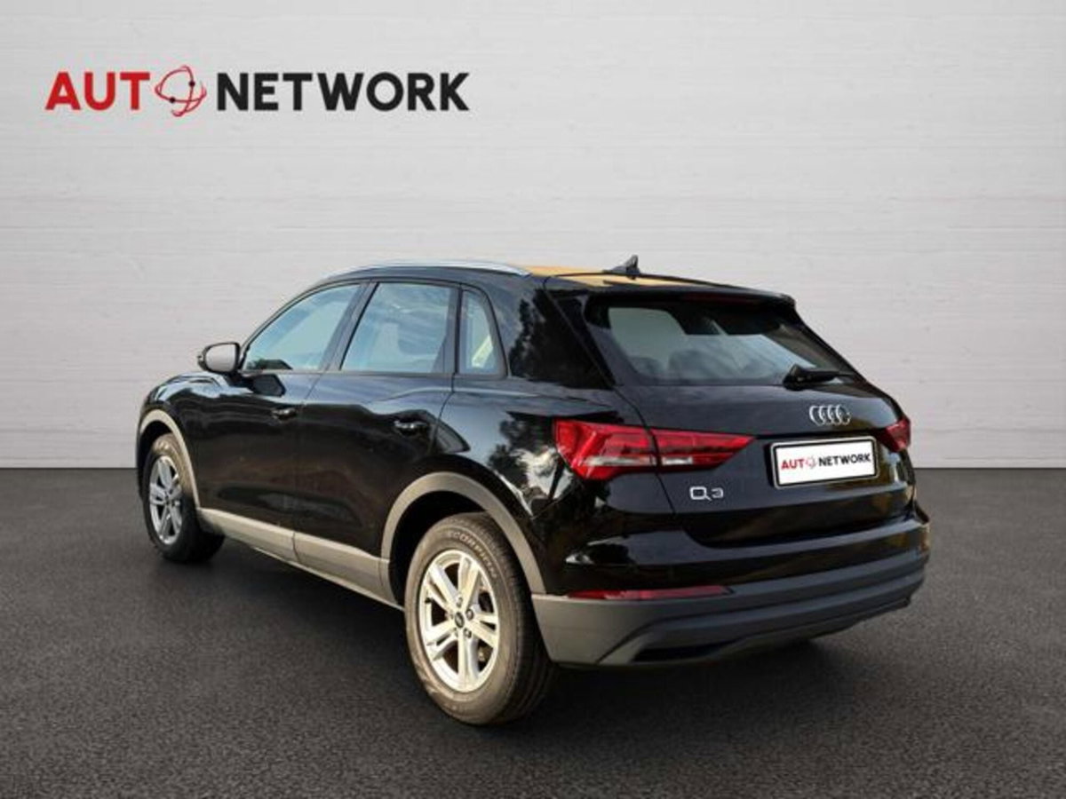 Audi Q3 35 TDI quattro S tronic Business (2)