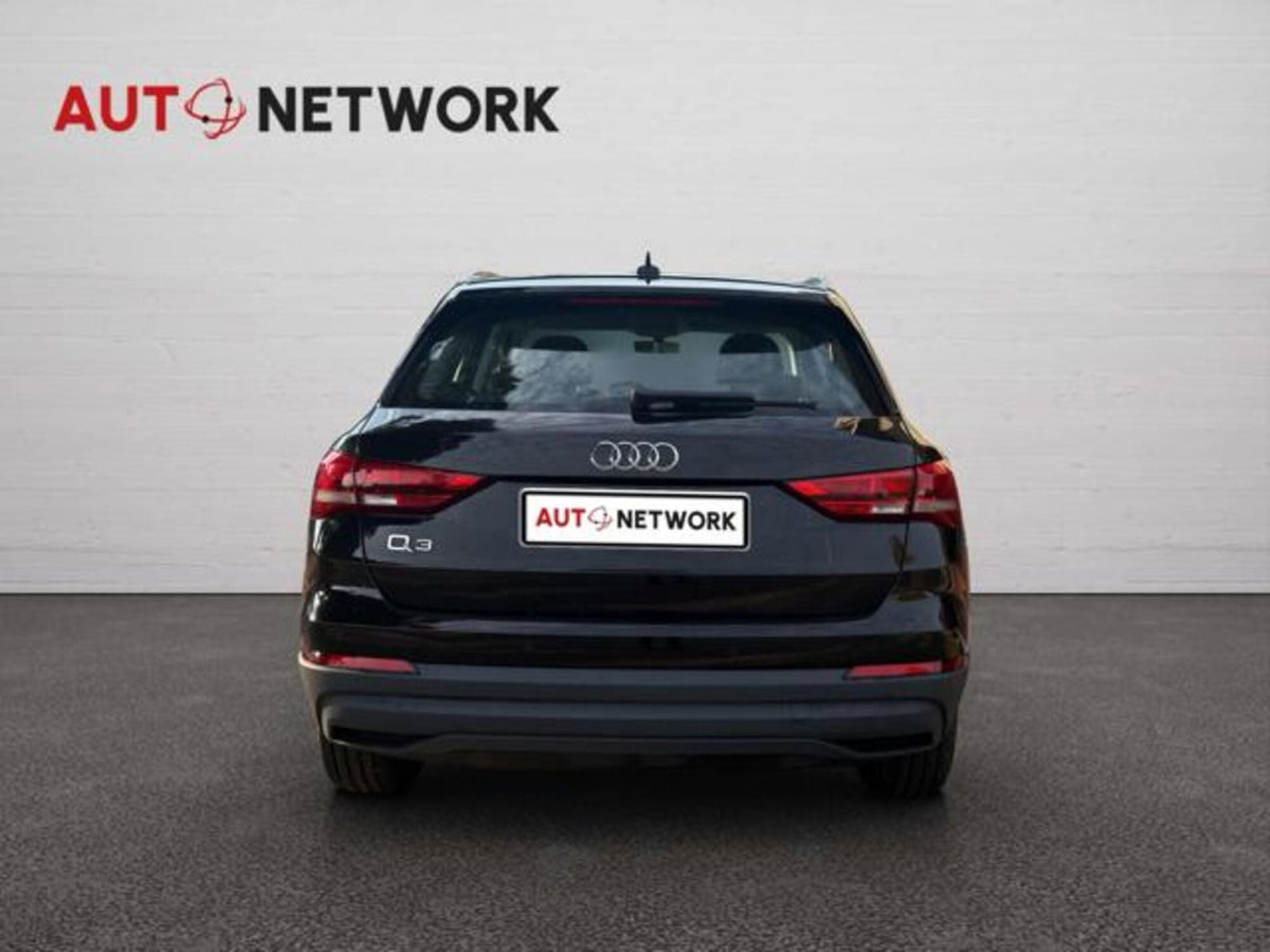Audi Q3 35 TDI quattro S tronic Business (6)