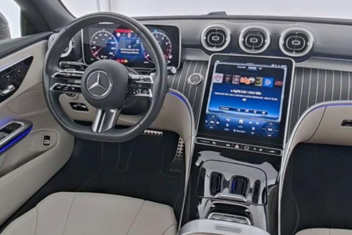 Mercedes-Benz CLE Cabrio 200 AMG Line Premium auto (4)