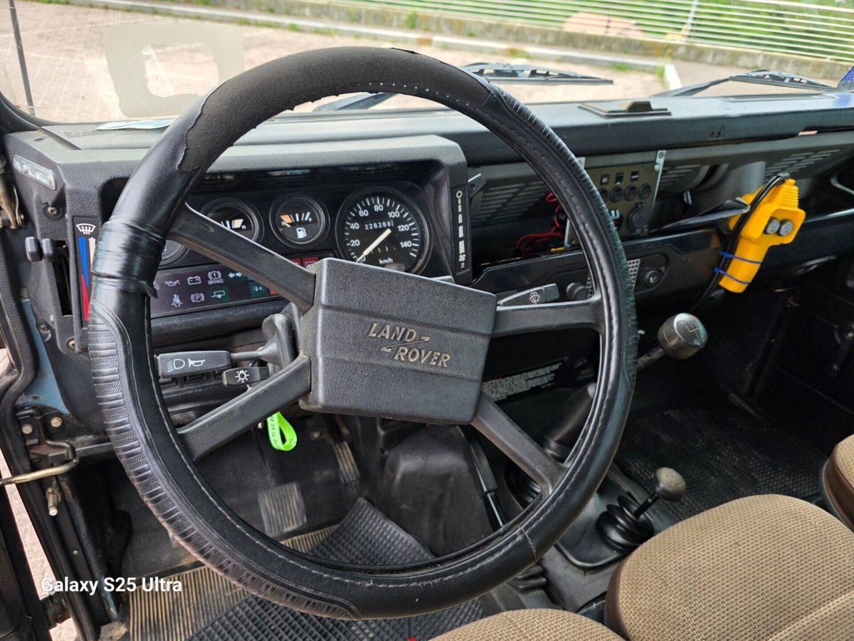 Land Rover Defender 90 2.5 Td5 Station Wagon County (12)
